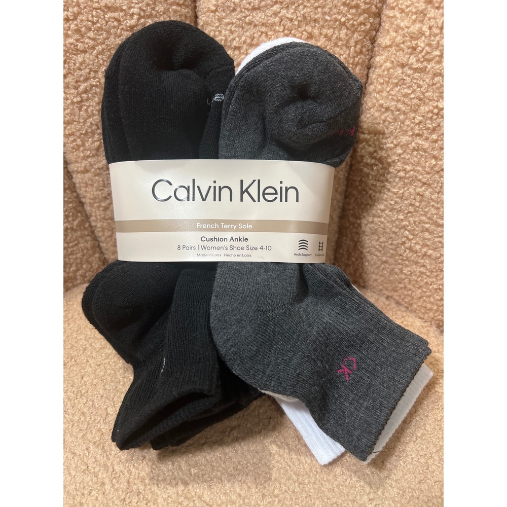 Calvin Klein Womens 8 Pair Cushion Ankle Socks French Terry Sole Black White CK